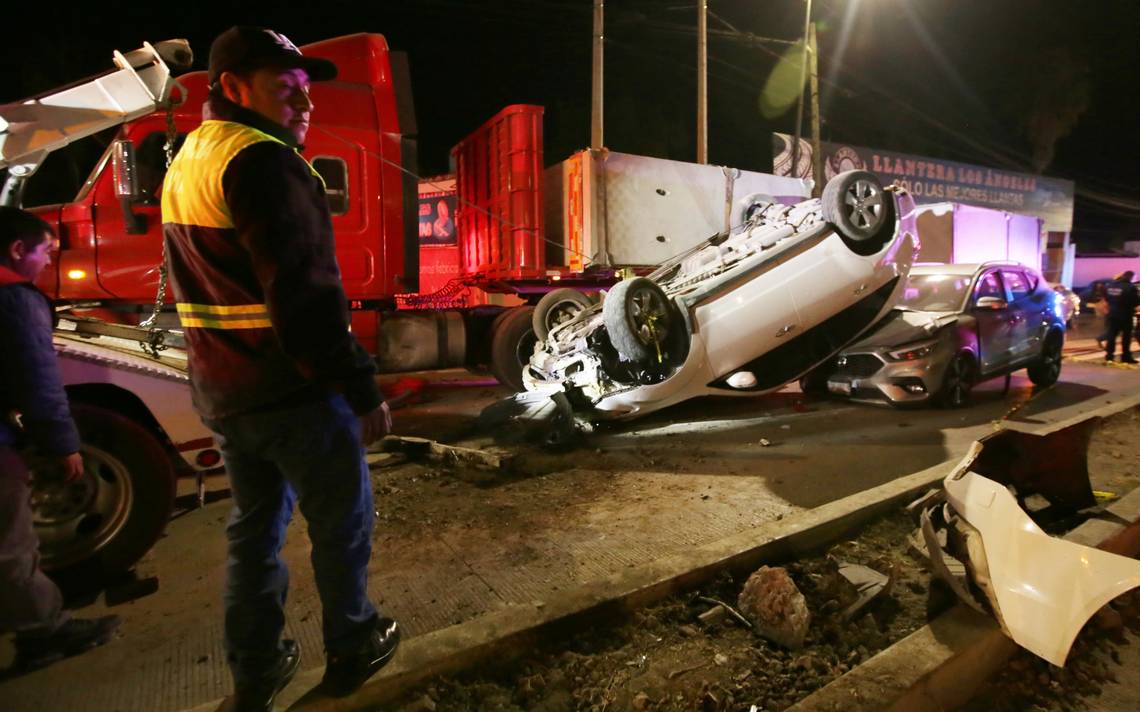 Tres Personas Resultan Heridas Tras Choque Y Volcadura De Auto En El Bulevar Valsequillo El 0197